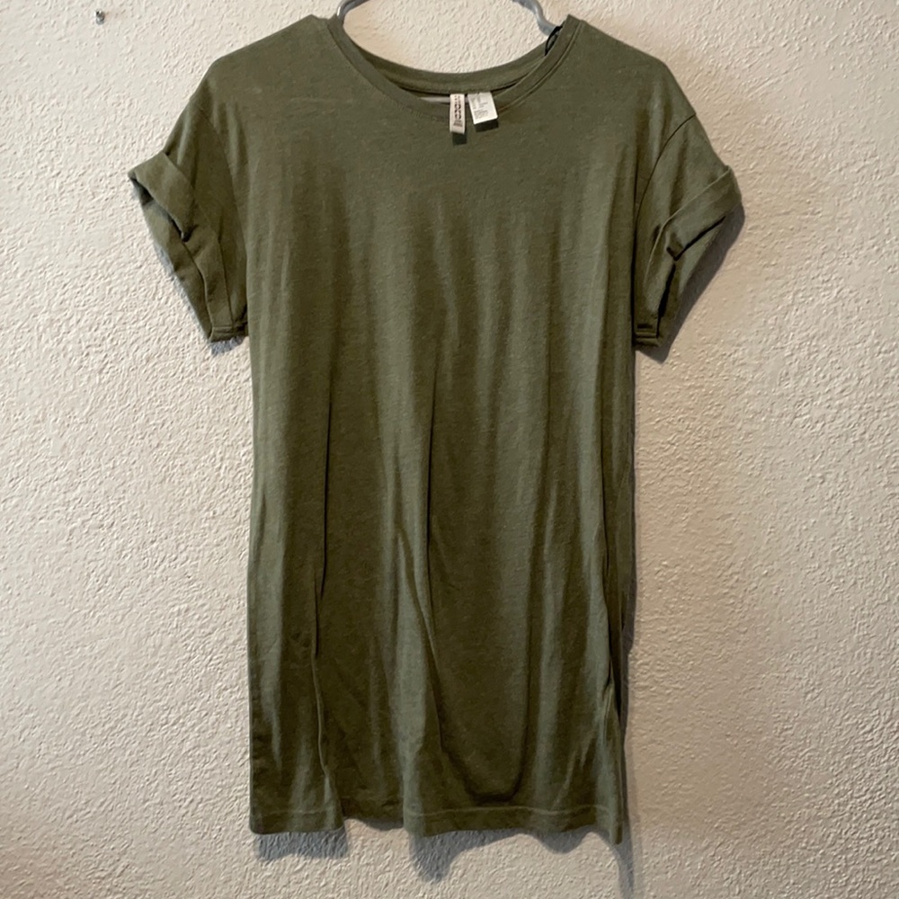Green H&M tee shirt size extra small